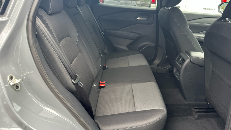 Nissan Qashqai 1.3 DiG-T MH N-Connecta 5dr Petrol Hatchback